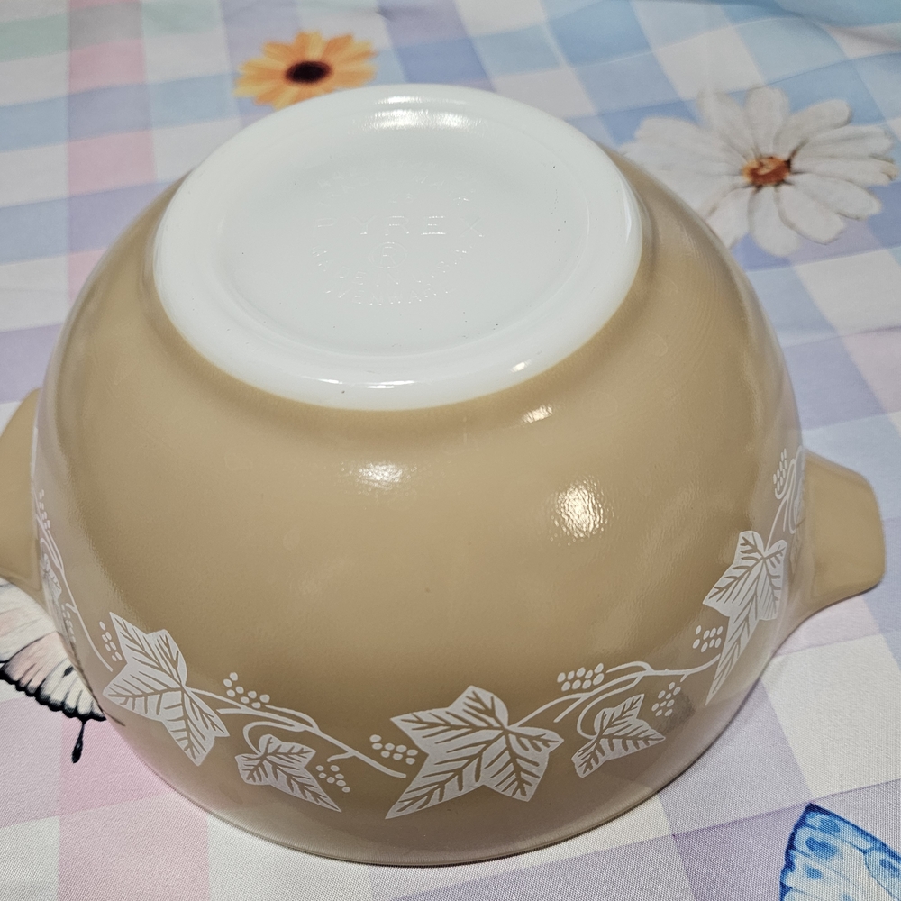 Pyrex #442 Sandalwood - Picture 4 of 8